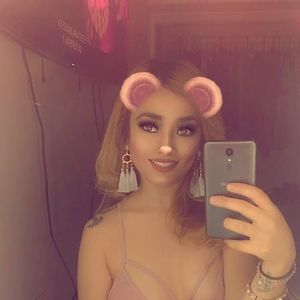 Meet your Posher, Alejandra